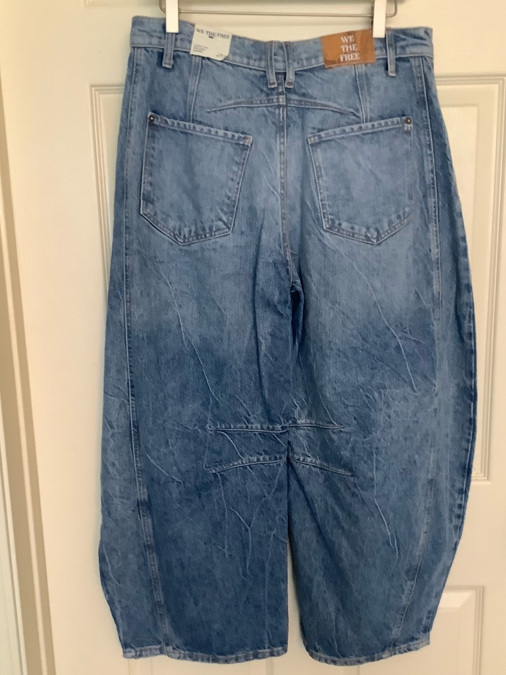 We the Free (NWT) Good Luck Mid Rise Barrel Leg Jeans - Picture 4 of 10